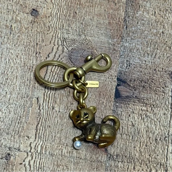 Coach Creatures Kitten Cat Charm with Pearl Keychain - Picture 2 of 8